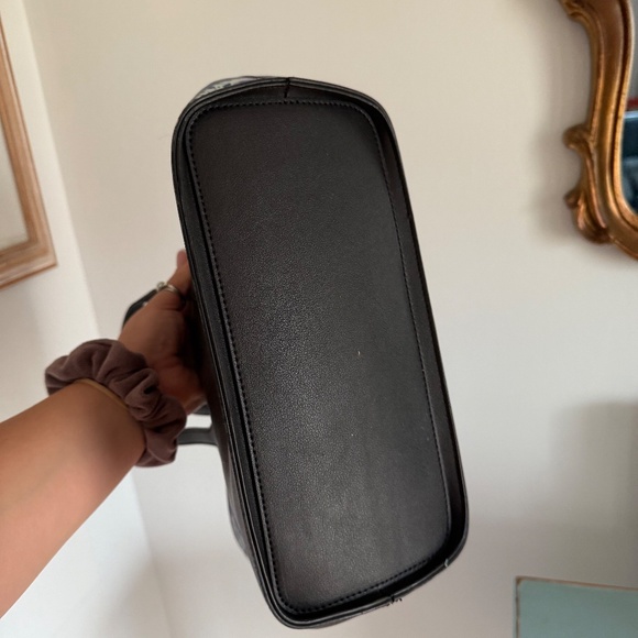 Calvin Klein Shoulder Bag Black with Tie Dye - Picture 7 of 10